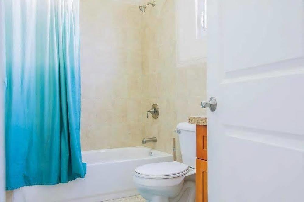 New Kingston Guest Apt At Sonoma Estate Extérieur photo